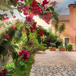 Hotel Casale E Relais Motta Camastra
